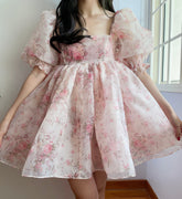 Minivestido abullonado con rosas francesas